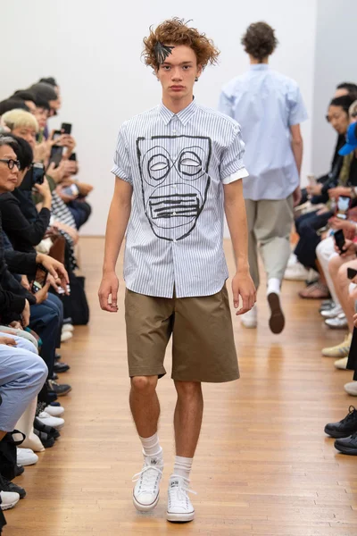 Look 22